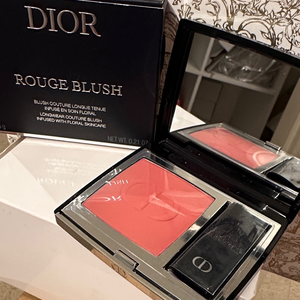 Dior Rouge Blush - Picture 2 of 4